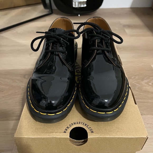 Black Patent Leather Lace-Up Shoes - Picture 4 of 4